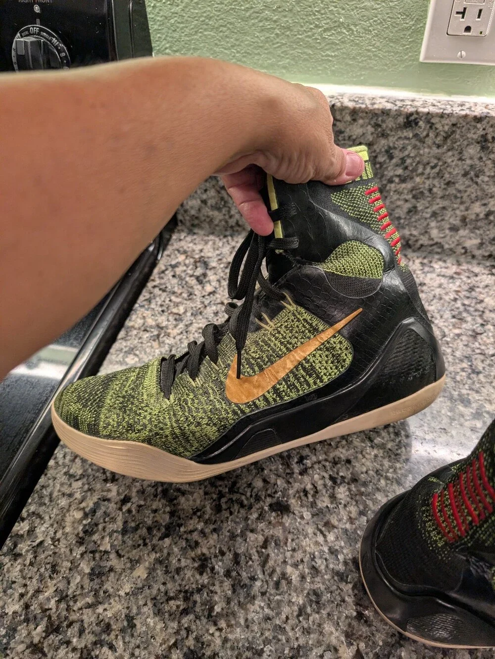 Nike Elite Victory Kobe Bryant Knit Hitops Size 12